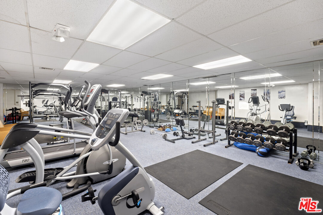 1250 N Kings Rd Unit: 208