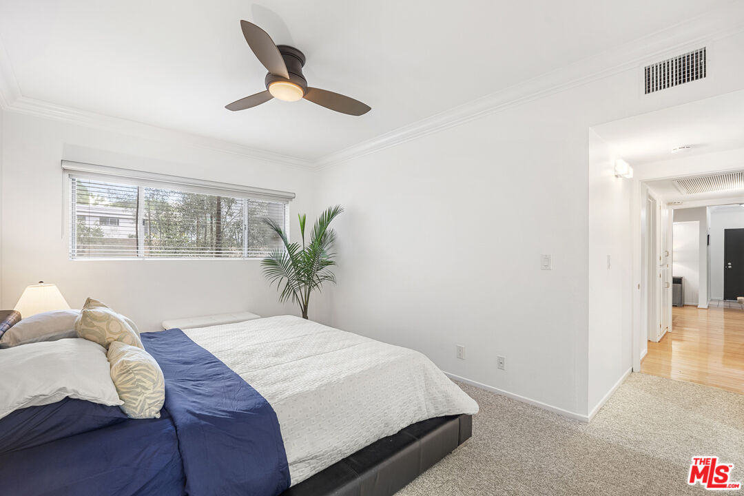 1250 N Kings Rd Unit: 208