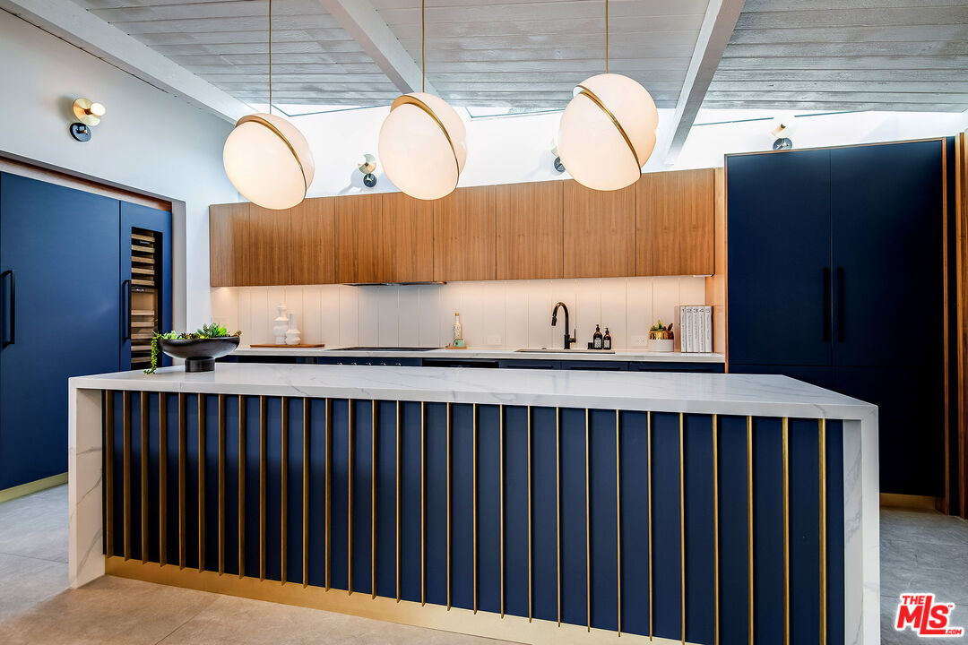 1177 N Vista Vespero