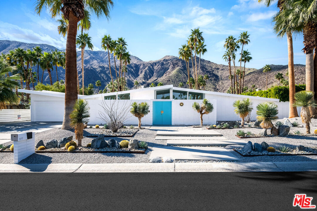 1177 N Vista Vespero