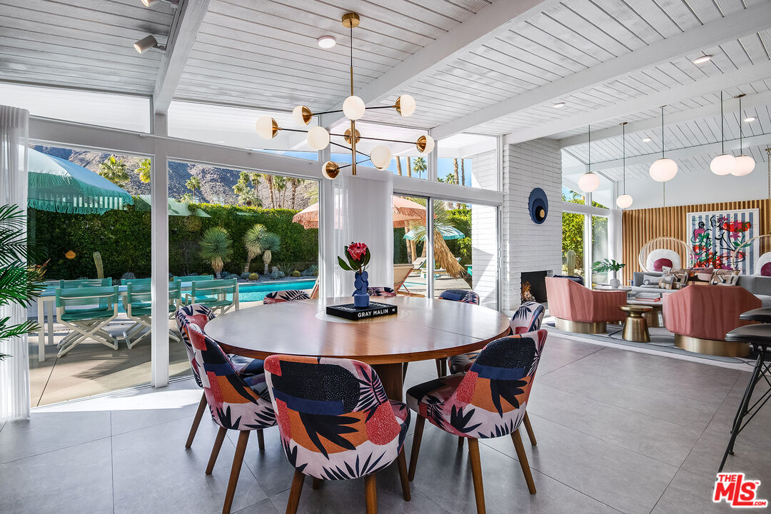 1177 N Vista Vespero