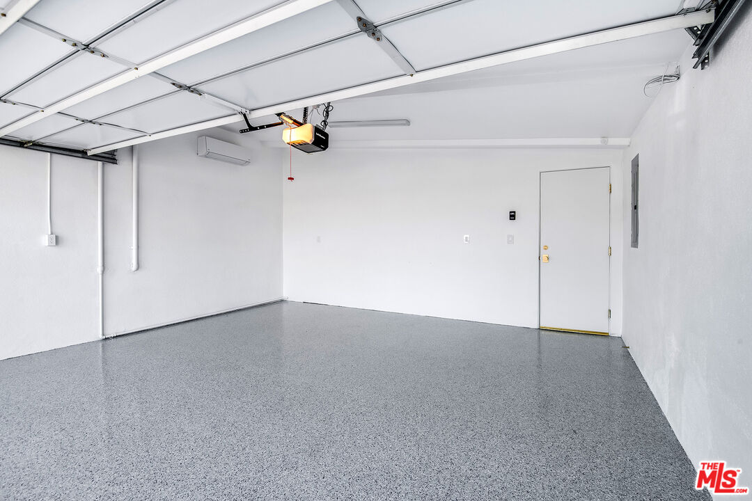 1177 N Vista Vespero