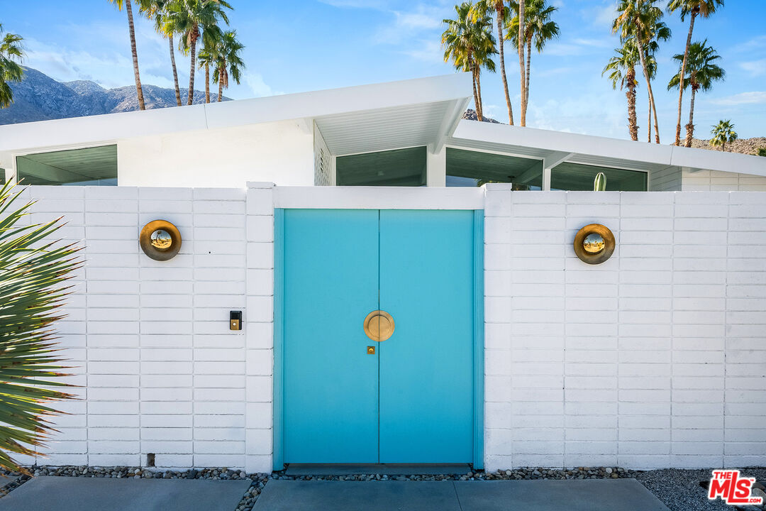 1177 N Vista Vespero