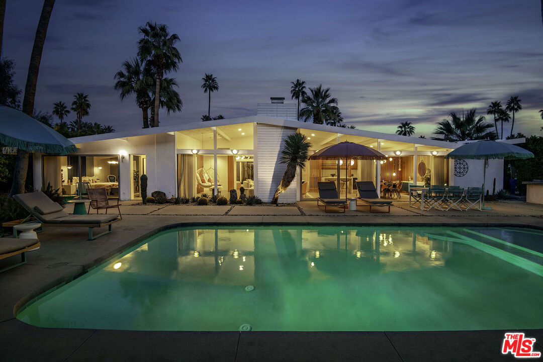 1177 N Vista Vespero