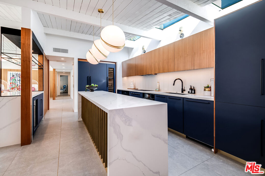 1177 N Vista Vespero