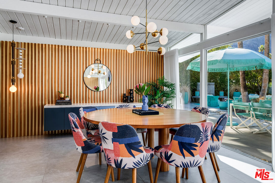 1177 N Vista Vespero