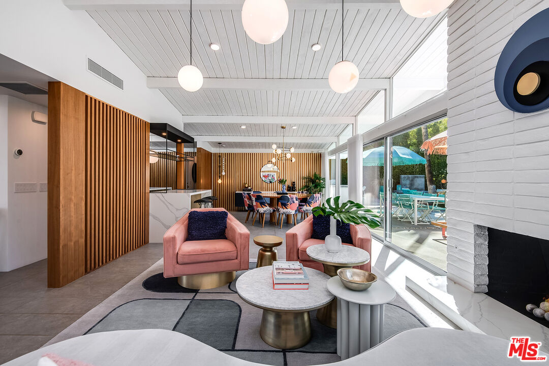 1177 N Vista Vespero