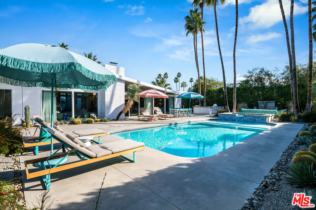 1177 N Vista Vespero