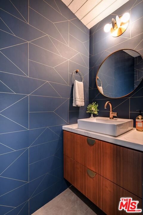 1177 N Vista Vespero