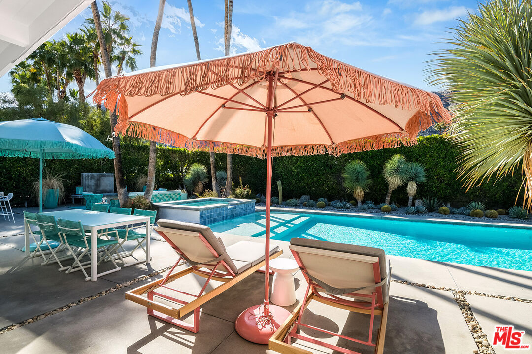 1177 N Vista Vespero