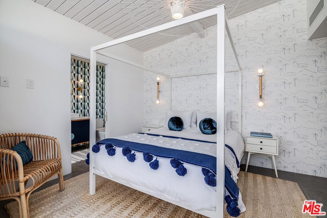 1177 N Vista Vespero