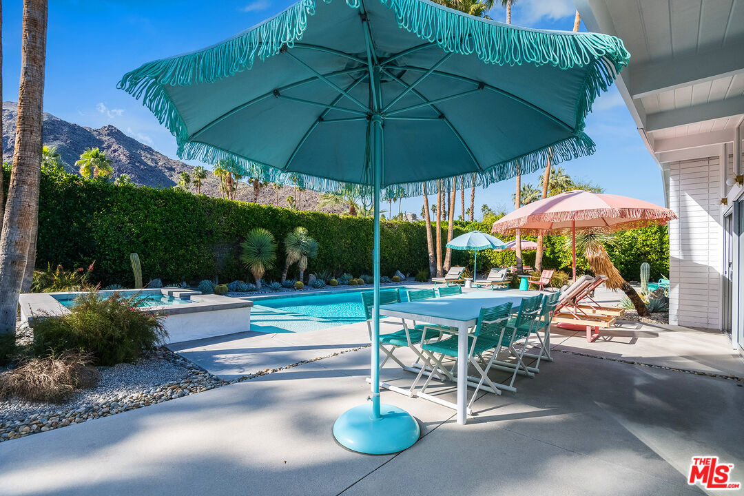 1177 N Vista Vespero