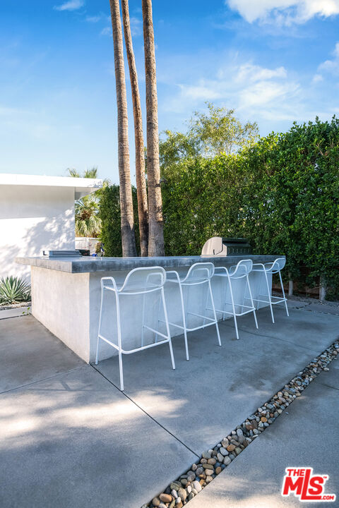 1177 N Vista Vespero