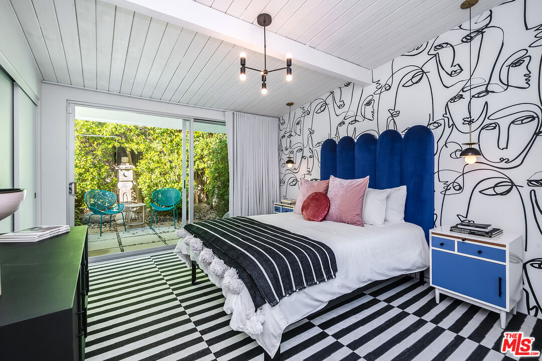 1177 N Vista Vespero