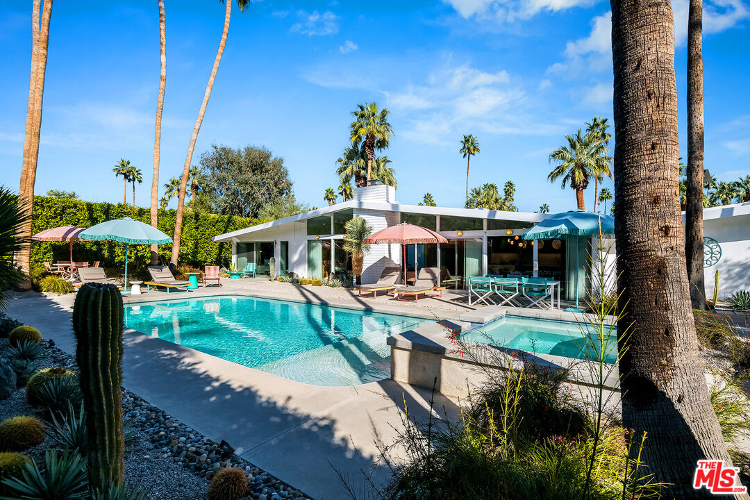 1177 N Vista Vespero