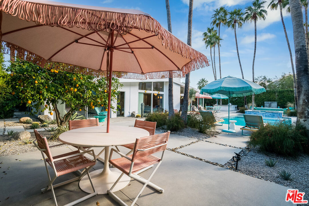 1177 N Vista Vespero