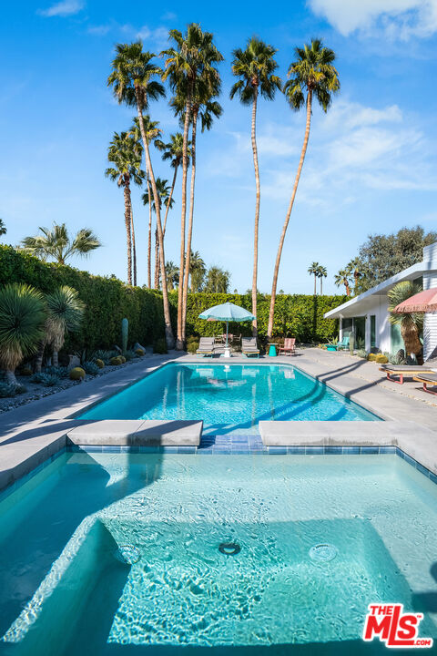 1177 N Vista Vespero