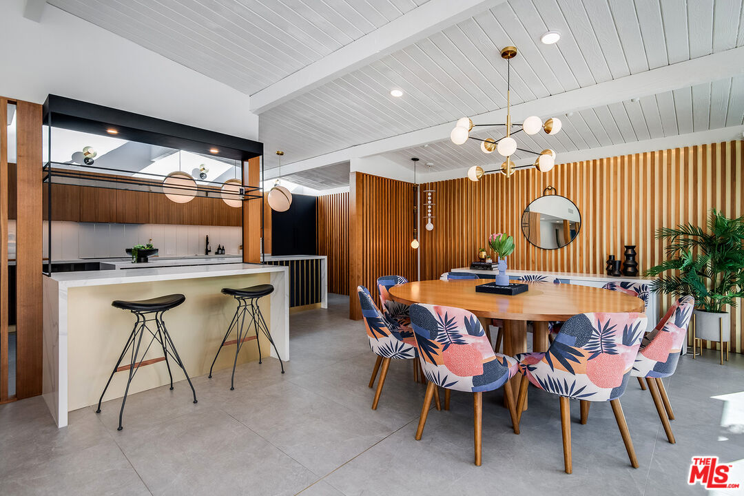 1177 N Vista Vespero