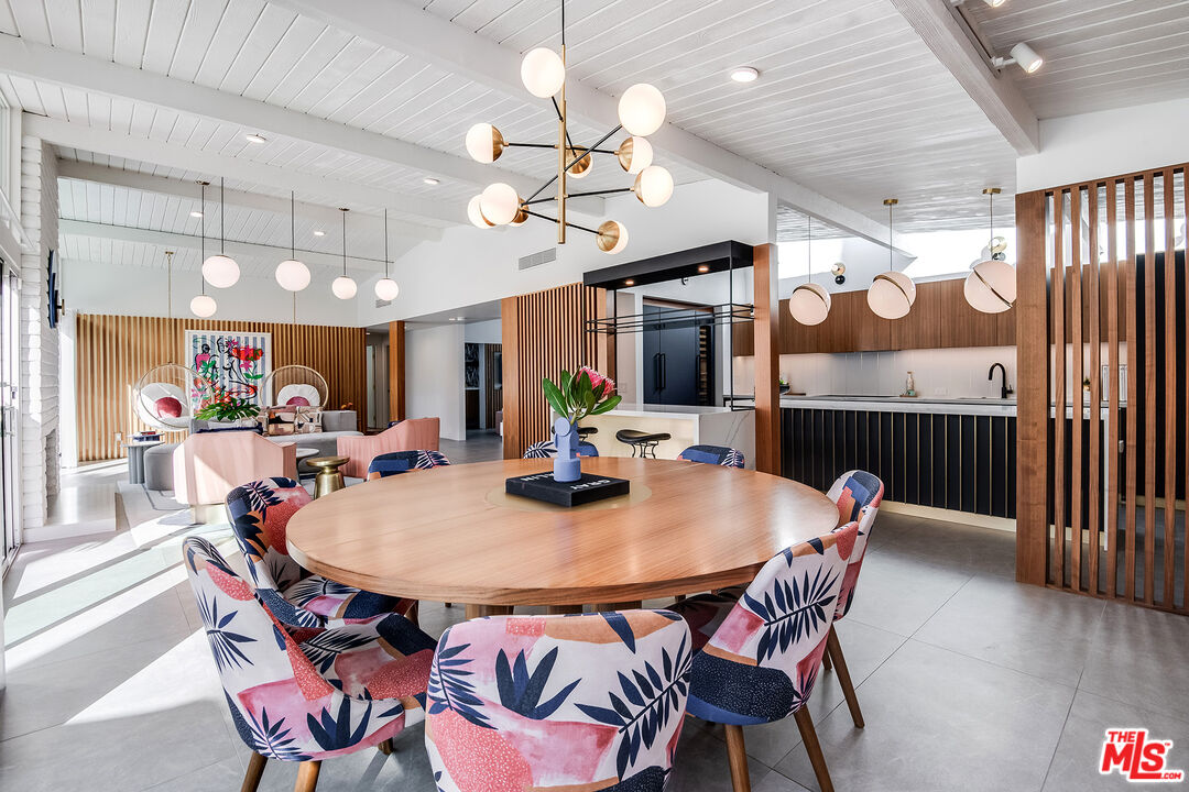 1177 N Vista Vespero