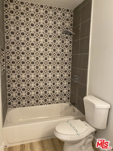 6640 Woodley Ave Unit: 207