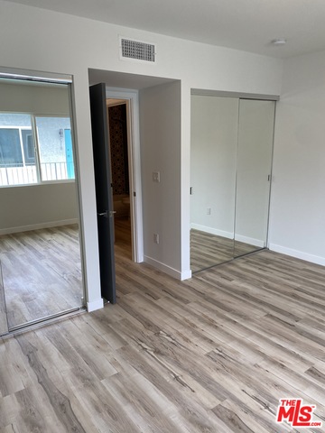 6640 Woodley Ave Unit: 207