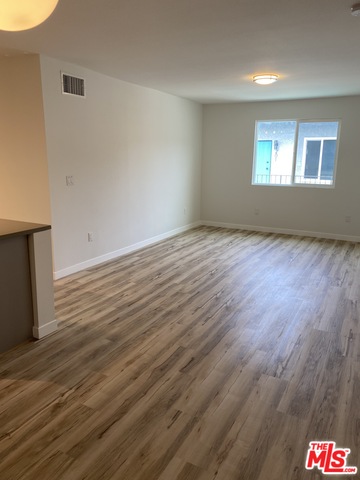 6640 Woodley Ave Unit: 207