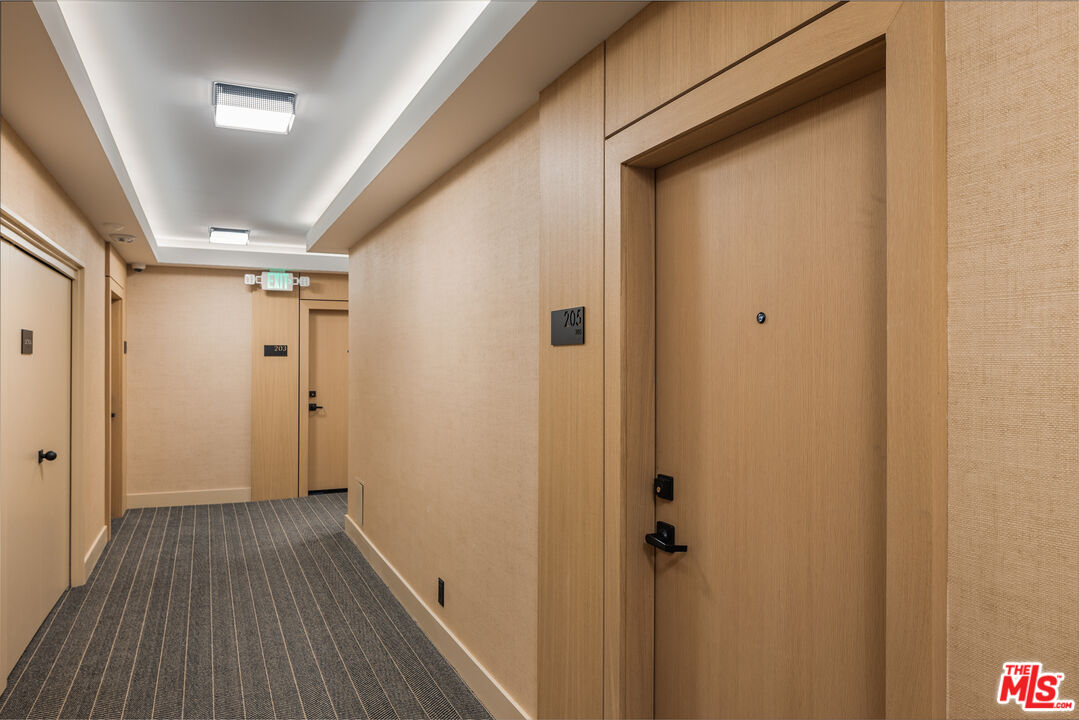 999 N Doheny Dr Unit: 205