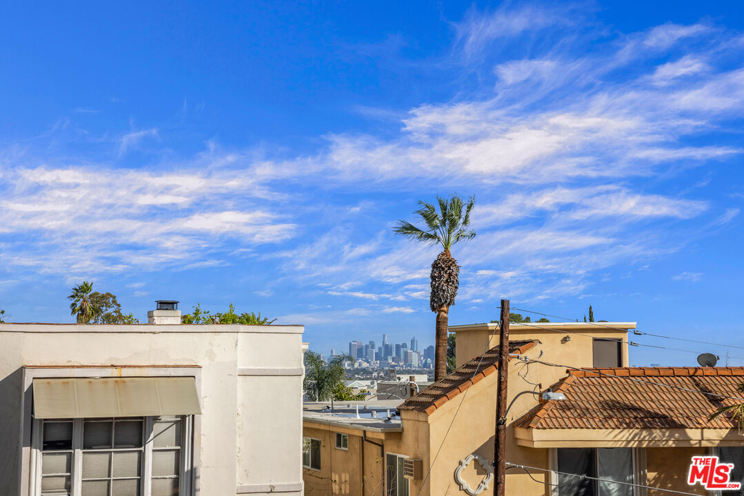 999 N Doheny Dr Unit: 205