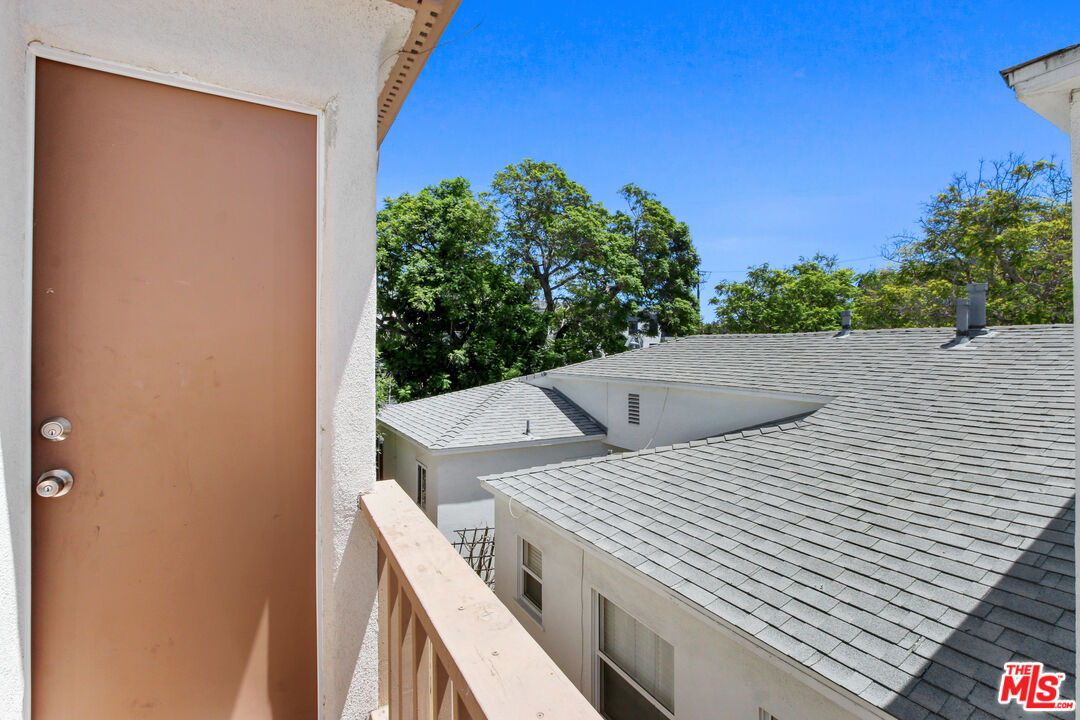 1335 Roxbury Dr Unit: 1337 1/2