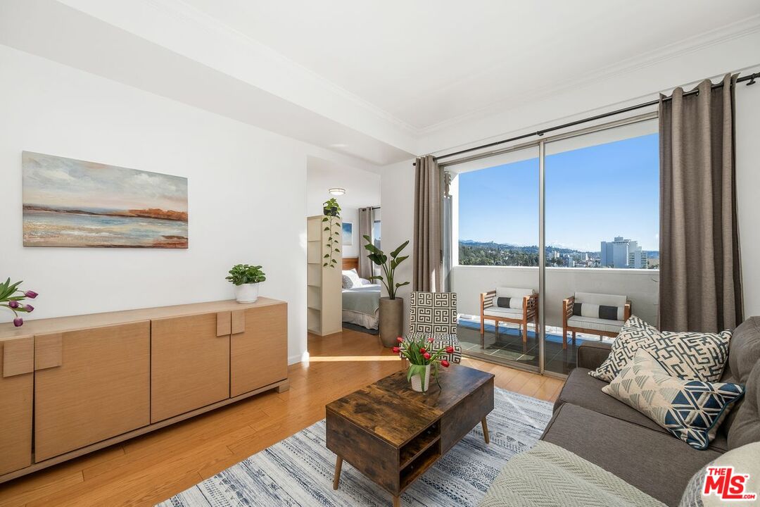 7250 Franklin Ave Unit: 711