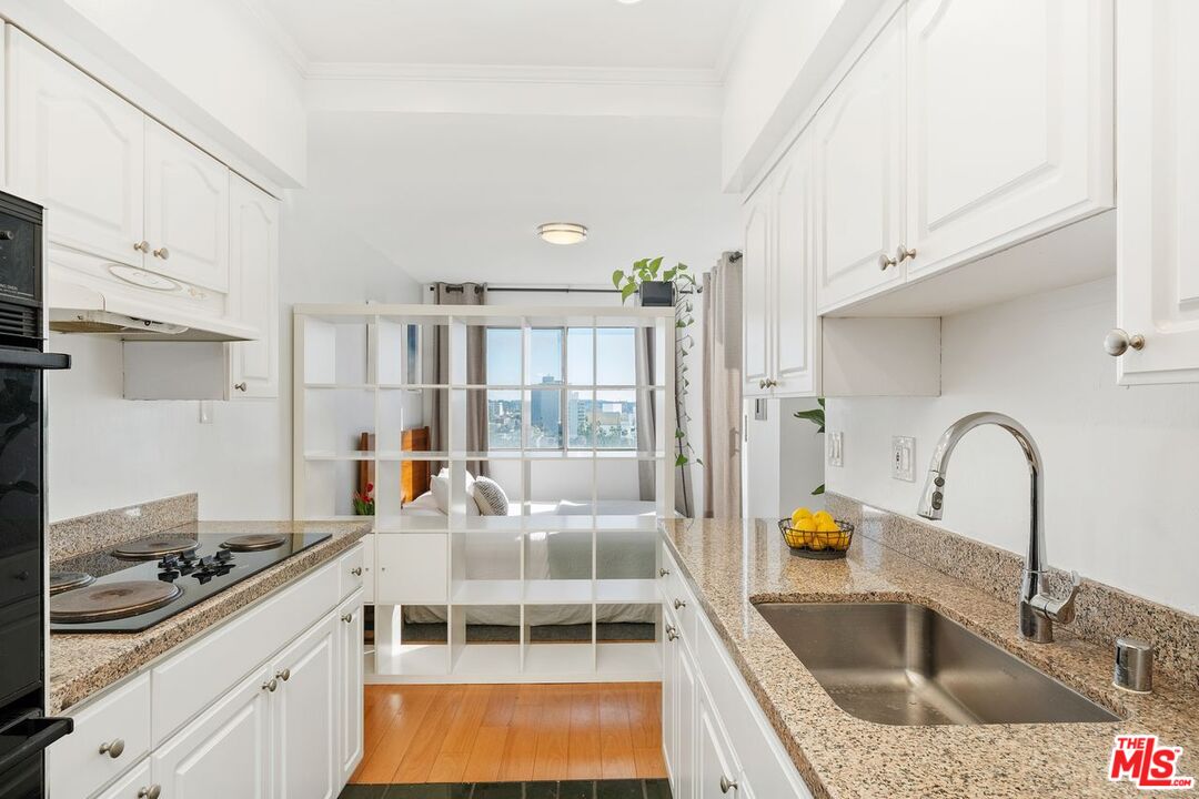 7250 Franklin Ave Unit: 711