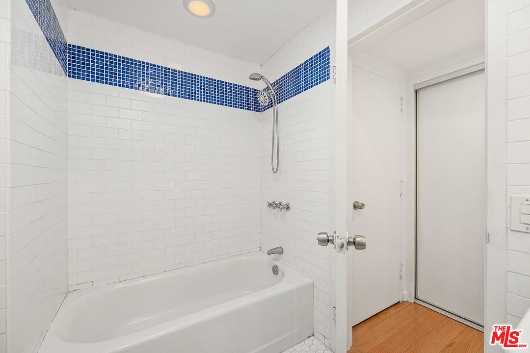 7250 Franklin Ave Unit: 711