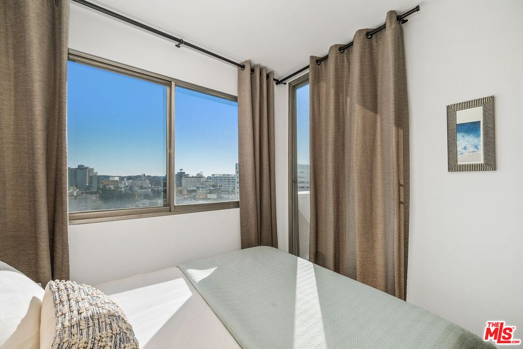 7250 Franklin Ave Unit: 711