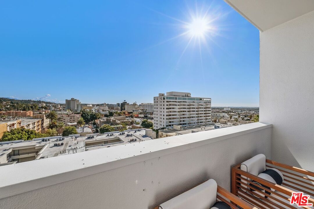 7250 Franklin Ave Unit: 711