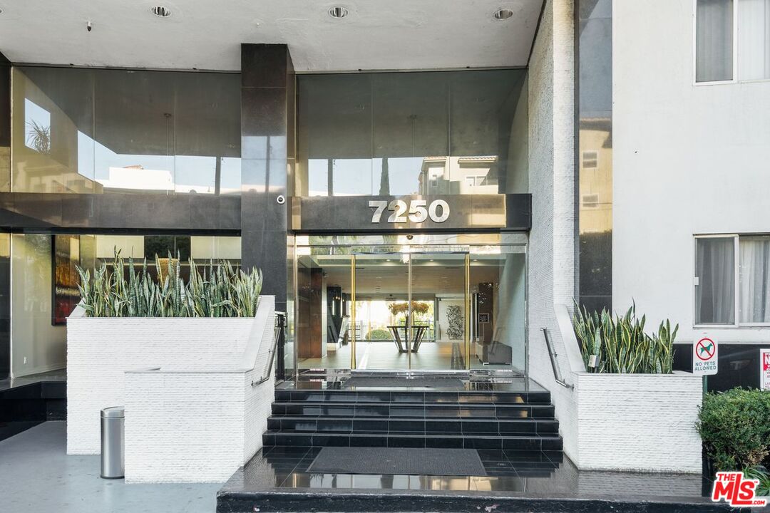 7250 Franklin Ave Unit: 711