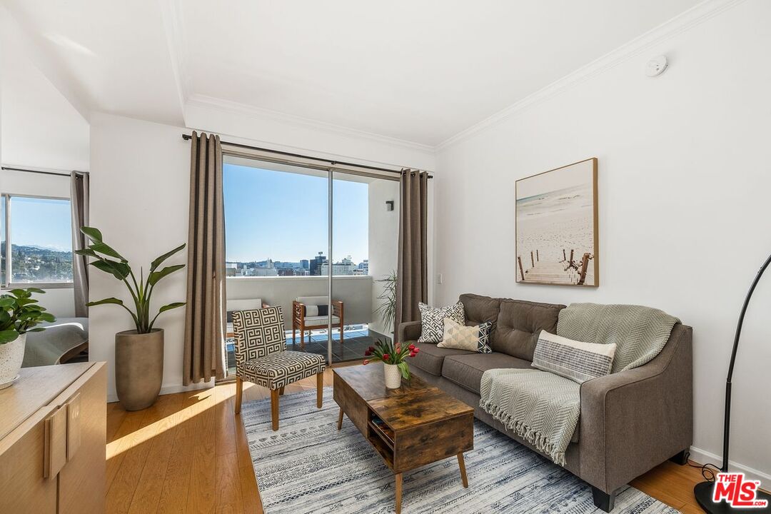 7250 Franklin Ave Unit: 711