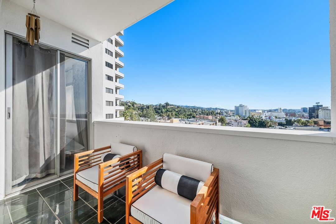 7250 Franklin Ave Unit: 711