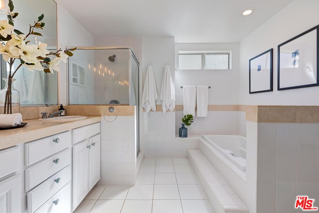 10542 Butterfield Rd