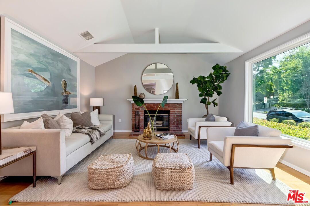 10542 Butterfield Rd