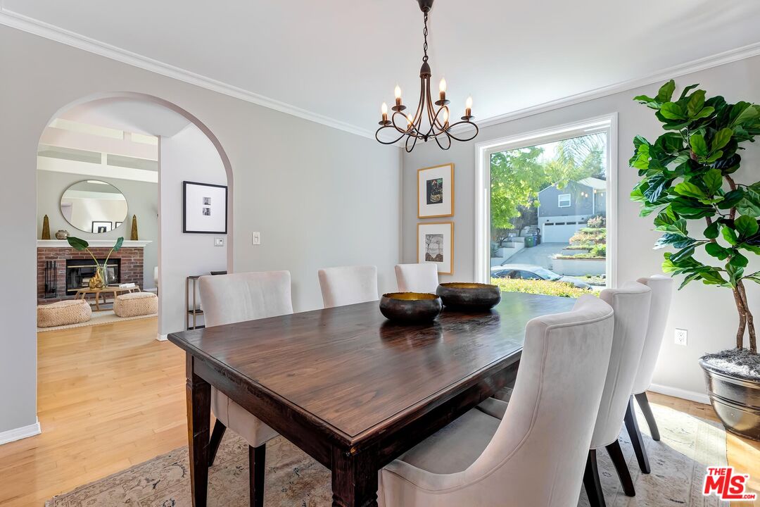 10542 Butterfield Rd