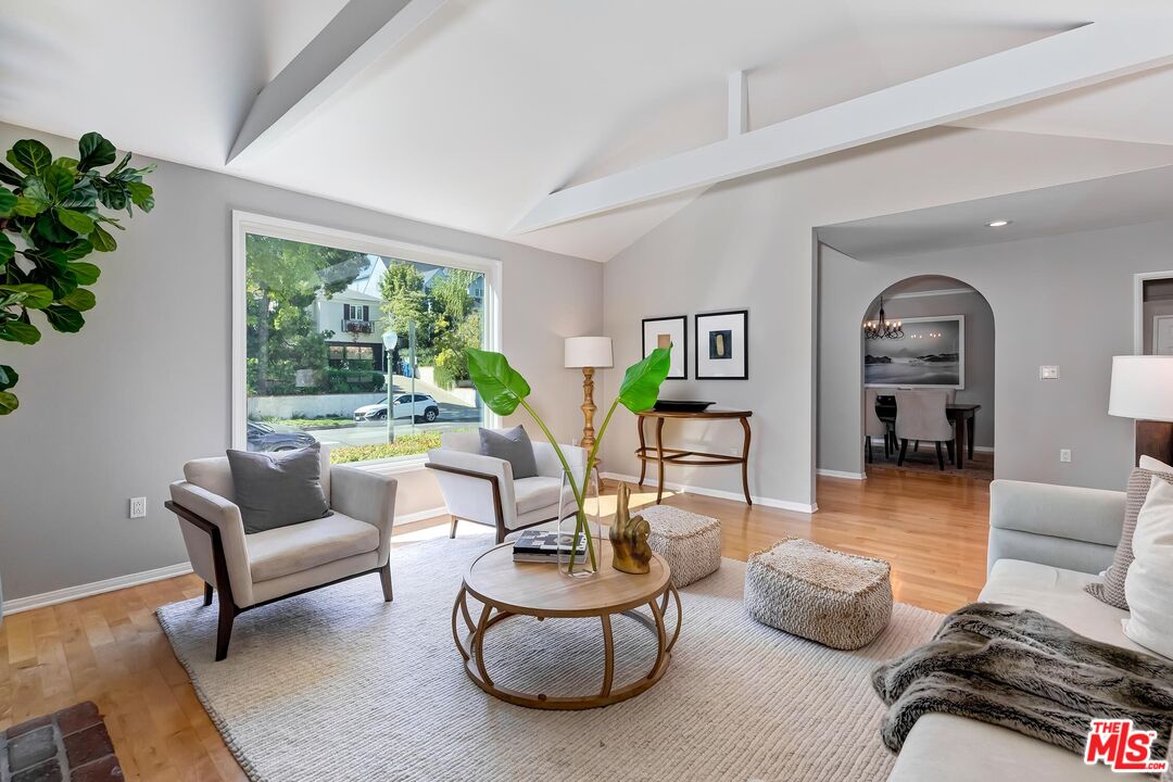 10542 Butterfield Rd