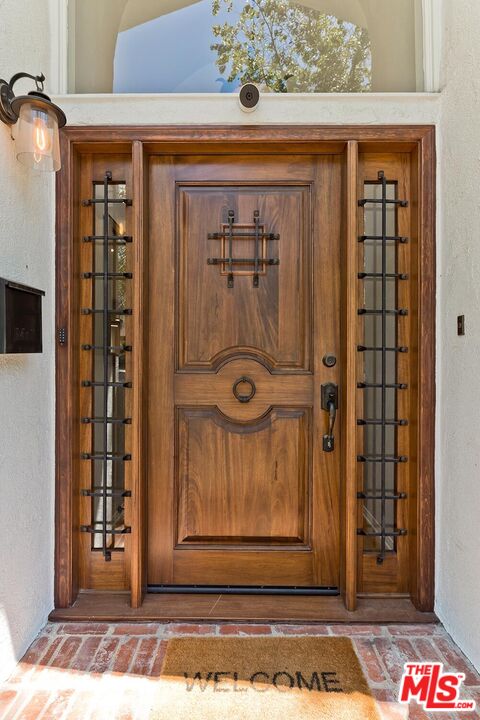 10542 Butterfield Rd