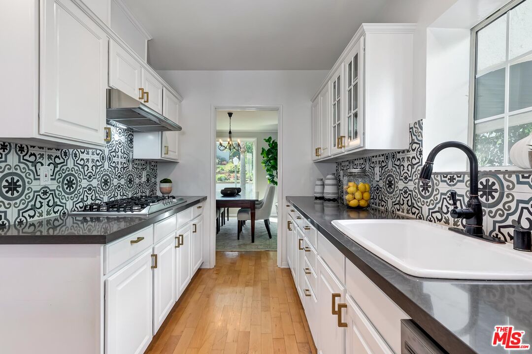 10542 Butterfield Rd