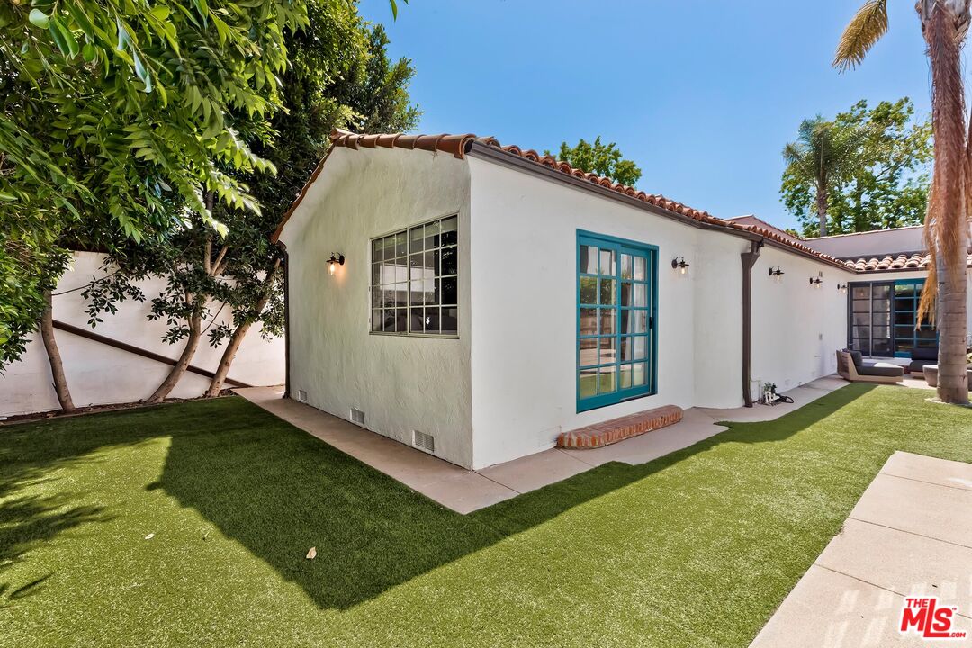 10542 Butterfield Rd