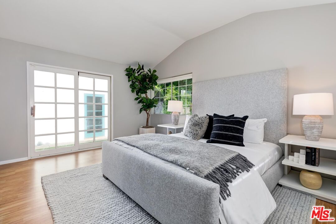 10542 Butterfield Rd