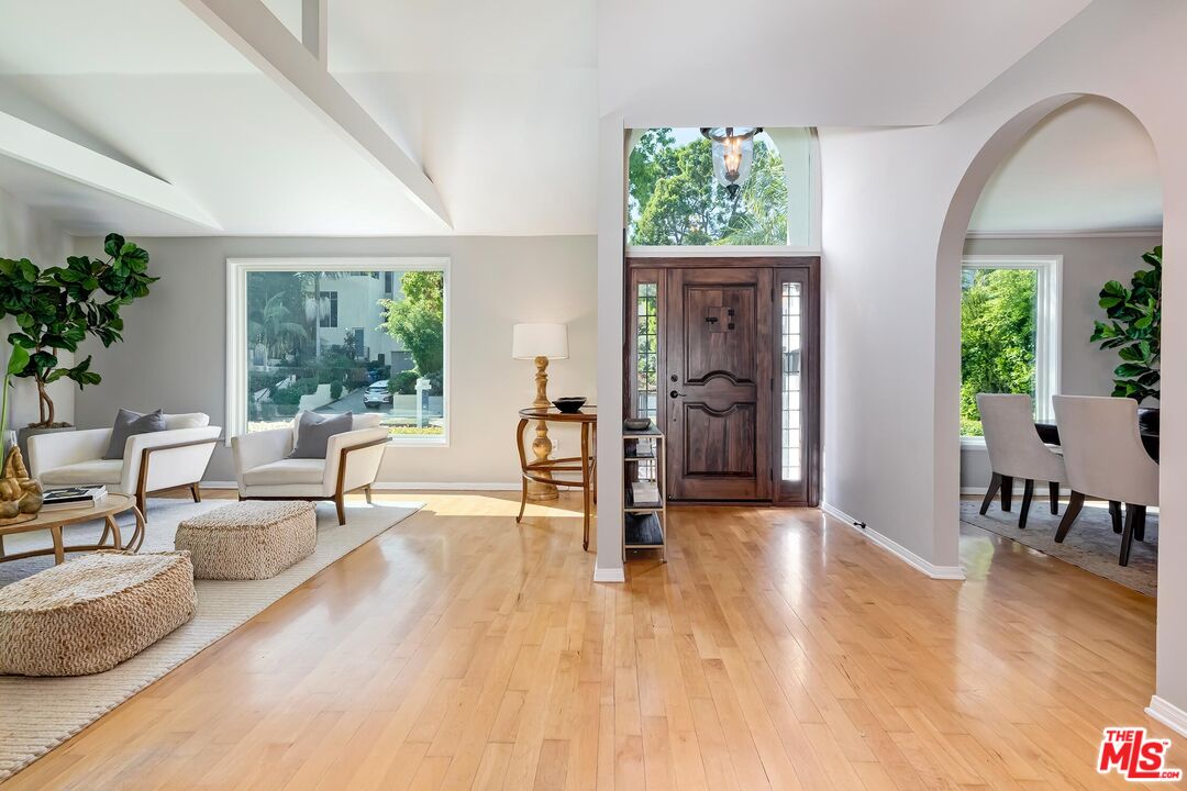 10542 Butterfield Rd