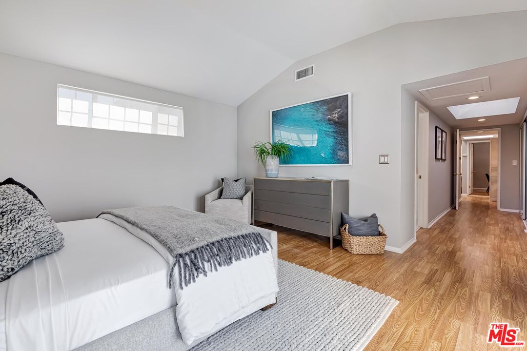 10542 Butterfield Rd