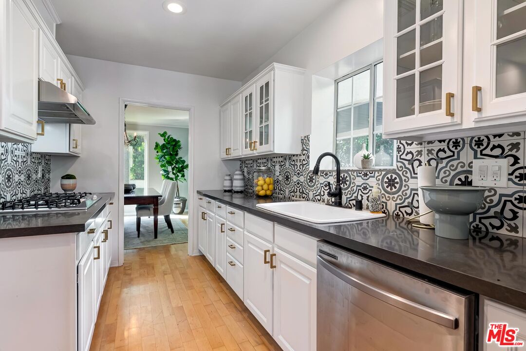 10542 Butterfield Rd