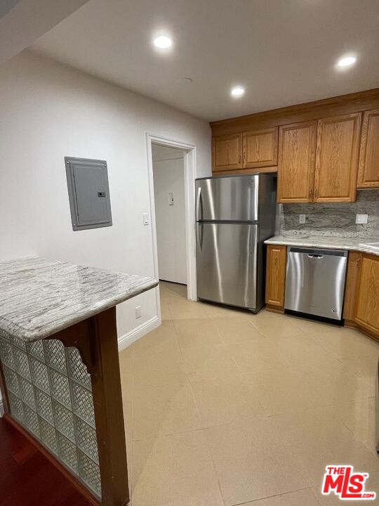 165 N Swall Dr Unit: 103