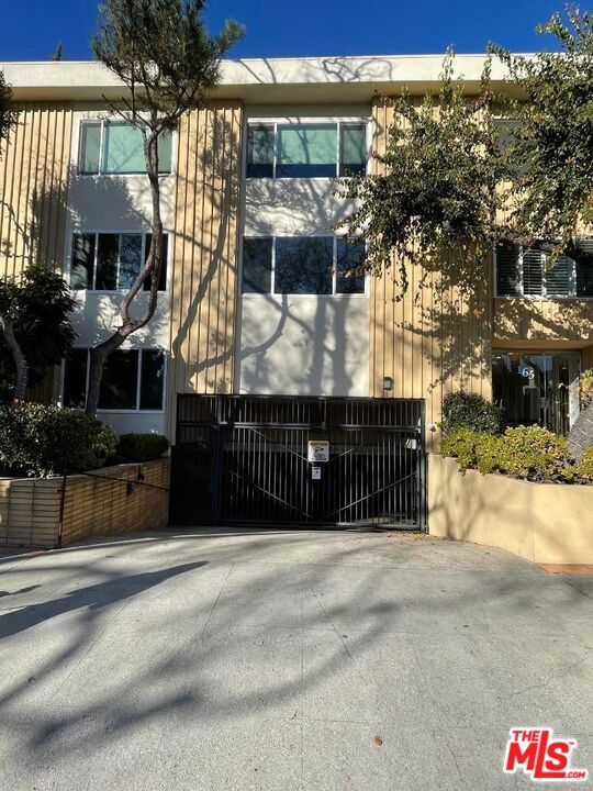 165 N Swall Dr Unit: 103